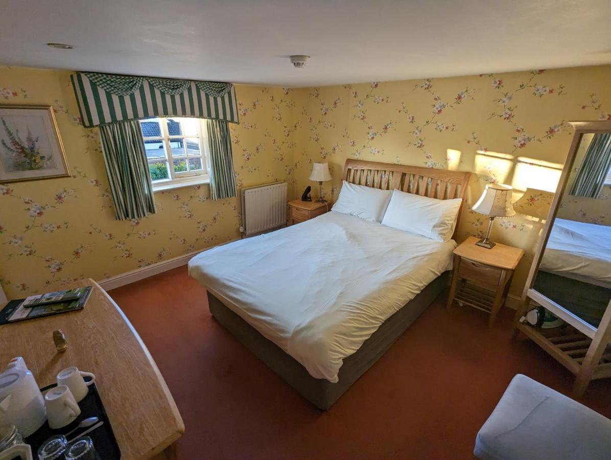 Hotel The 3*